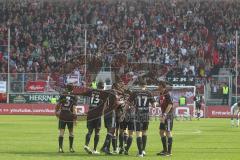 2.BL - FC Ingolstadt 04 - SC Paderborn - Ahmed Akaichi trifft zum 4:0 Tor Jubel, Fans Fahnen