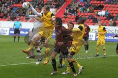 2.BL - FC Ingolstadt 04 - Alemannia Aachen 3:3 - Torwart Boy Waterman fängt den Eckball , Mario Biliskov