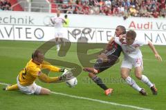 2.BL - FC Ingolstadt 04 - FC Energie Cottbus - 1:0 - Ahemd Akaichi gegen Uwe Hünemeier scheitert an Torwart Rene Renno