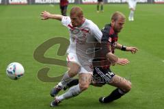 Nemec Adam im Zweikampf mit Uwe Möhrle - Foto: Jürgen Meyer