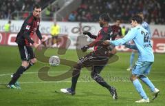 FC Ingolstadt 04 - 1860 München 0:1 - MalteMetzelder wartet auf den Ball von Edson Buddle