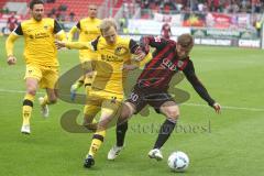 2.BL - FC Ingolstadt 04 - Alemannia Aachen 3:3 - Florian Heller gegen  Kim Falkenberg mitte