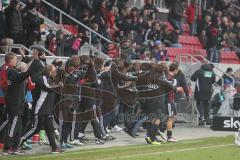 2.BL - FC Ingolstadt 04 - FC St. Pauli 1:0 - Sieg Jubel Trainerbank