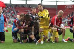 2.BL - FC Ingolstadt 04 - FC Energie Cottbus - 1:0 - Ramazan Özcan, SAtefan Leitl und Florian Heller scherzen