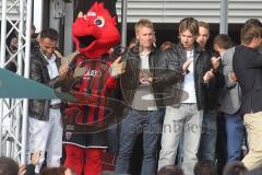 2.BL - FC Ingolstadt 04 - Saisonabschlußfeier 2012 am Audi Sportpark - die ganze Mannschaft auf der Bühne, links Tomas Oral und Schanzi