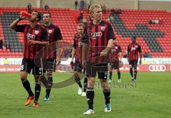 2.Liga - FC Ingolstadt 04 - Erzgebirge Aue - 0:0 - Die Spieler gehen nach dem Spiel vom Feld. Haas, Bambara