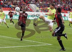 2.Liga - FC Ingolstadt 04 - Erzgebirge Aue - 0:0 - kommen zu spät, links Edson Buddle und rechts Caiuby. mitte Kevin Schlitte