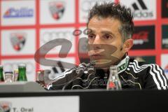 2.BL - FC Ingolstadt 04 - SC Paderborn - Trainer Tomas Oral zufrieden in der Pressekonferenz