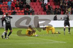 2.BL - FC Ingolstadt 04 - Alemannia Aachen 3:3 - Ausgleich 3:3 durch Manuel Schäffler der den Ball holen will und Torwart Boy Waterman gibt ihn nicht raus