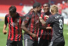 2.Liga - FC Ingolstadt 04 - FSV Frankfurt 1:1 - Kopfballtor durch Edson Buddle, Jubel Moise Bambara Leonhard Haas