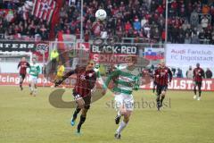 2.BL - FC Ingolstadt 04 - Greuther Fürth 0:0 - Ahmed Akaichi im Zweikampf mit Thomas Kleine