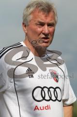 2.Liga - FC Ingolstadt 04 - 1. Training Saison 2011/2012 - Trainer Benno Möhlmann