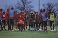 2.BL - FC Ingolstadt 04 - Trainingsauftakt nach der Winterpause - Ansprache von Trainer Tomas Oral