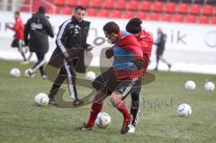 2.BL - FC Ingolstadt 04- Training - links Ralph Gunesch im Zweikampf mit Florian Heller