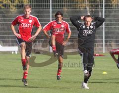 2.Liga - FC Ingolstadt 04 - Testtraining - Ze Antonio mitte und Niklas Andersen links