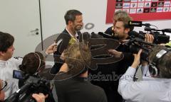 FC Ingolstadt 04 - Neuer Trainer - Peter Jackwerth stellt Trainer Tomas Oral und Sportdirektor Thomas Linke im Audi Sportpark vor