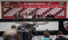 FC Ingolstadt 04 - Neuer Trainer - Peter Jackwerth stellt Trainer Tomas Oral und Sportdirektor Thomas Linke im Audi Sportpark vor