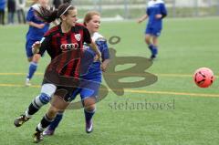 Landesliga Süd Juniorinnen FC Ingolstadt gegen SV Schechen Yvonne Hierl im Zweikampf Foto: Jürgen Meyer