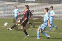 Regionalliga Süd - FC Ingolstadt 04 II - 1860 München II - Manuel Schäffler lupft den Ball über den Torwart Vitus Eicher. Tor gilt nicht, Abseits