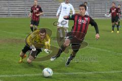 Regionalliga Süd - FC Ingolstadt 04 II - FC Memmingen - Torwart Kevin Pradl stoppt den heranstürmenden Stefan Müller