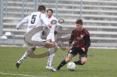 FC Ingolstadt 04 II - SG Sonnenhof Großaspach - links Robin Schuster und am Ball Thomas Berger