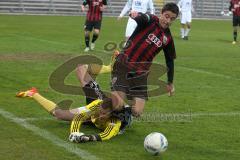 Regionalliga Süd - FC Ingolstadt 04 II - FC Memmingen - Torwart Kevin Pradl stoppt den heranstürmenden Stefan Müller