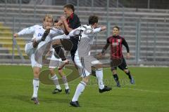 Regionalliga Süd - FC Ingolstadt 04 II - FC Memmingen - Mario Staudigl in der Mitte beim Eckball