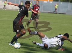 FC Ingolstadt 04 II - FSV Frankfurt II - Stefan Müller schnappt sich den Ball