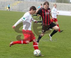 Regionalliga Süd - FC Ingolstadt 04 II - SC Pfullendorf - rechts Michael Mayer will Christian Jeske stören