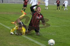 Regionalliga Süd - FC Ingolstadt 04 II - FC Memmingen - Torwart Kevin Pradl stoppt den heranstürmenden Stefan Müller