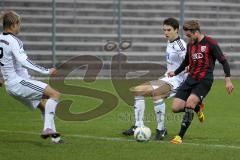 Regionalliga Süd - FC Ingolstadt 04 II - FC Memmingen - rechts Florian Wenninger zieht ab