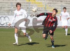 Regionalliga Süd - FC Ingolstadt 04 II - FC Bayern II - rechts Stefan Müller kurz vor dem Tor wird er ausgebremst