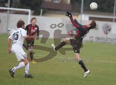 FC Ingolstadt 04 II - SG Sonnenhof Großaspach - links Manuel Wengert und am Ball Christoph Knasmüllner