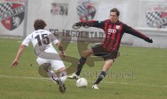 FC Ingolstadt 04 II - SG Sonnenhof Großaspach - links Manuel Wengert und am Ball Christoph Knasmüllner