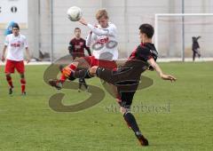 Regionalliga Süd - FC Ingolstadt 04 II - SC Pfullendorf - Azur Velagic rechts im Luftkampf mit Jan Biggel