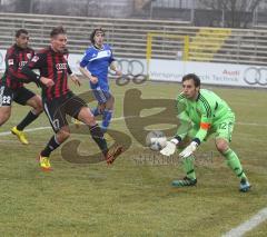 Testspiel - FC Ingolstadt 04 - SpVgg Unterhaching - links Manuel Schäffler kommt zu spät