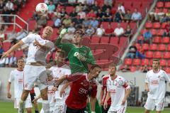 2.BL - FC Ingolstadt 04 - Energie Cottbus 2:2 - Ecke Kopfball Thorsten Kirschbaum boxt vor Marino Biliskov weg