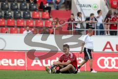 2.BL - FC Ingolstadt 04 - Energie Cottbus 2:2 - hängende Köpfe nach dem Spiel,  Christoph Knasmüllner