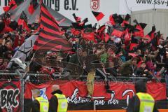 2. BL - Jahn Regensburg - FC Ingolstadt 04 1:2 - Fans Jubel Fahnen