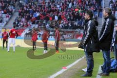 2. BL - FC Ingolstadt 04 - 1860 München 1:1 - links Cheftrainer Tomas Oral und Thomas Linke vor dem Spiel