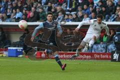 2. BL - FC Ingolstadt 04 - 1860 München 1:1 - rechts Andreas Schäfer (3) flankt, links Moritz Stoppelkamp
