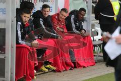 2. BL - Jahn Regensburg - FC Ingolstadt 04 1:2 - Ersatzbank gut gelaunt, Pascal Groß (20),Manuel Schäffler (17) und Jose Alex Ikeng