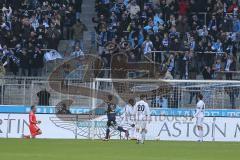 2. BL - FC Ingolstadt 04 - 1860 München 1:1 - Torwart Ramazan Özcan (1) am Boden nach dem 1:0 durch Marin Tomasov