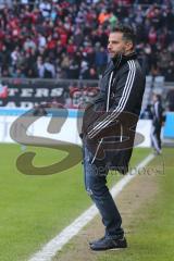 2. BL - FC Ingolstadt 04 - 1860 München 1:1 - Cheftrainer Tomas Oral vor den Ingolstädter Fans