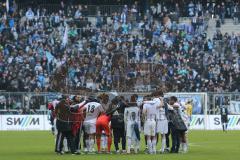 2. BL - FC Ingolstadt 04 - 1860 München 1:1 - Die Mannschaft bespricht das Unentschieden in der Allianz Arena