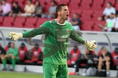 2.BL - FC Ingolstadt 04 - Energie Cottbus 2:2 - Torwart Thorsten Kirschbaum feuert die Fans an