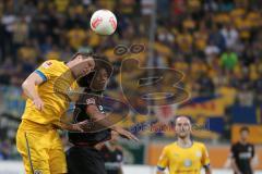 2. BL - FC Ingolstadt 04 - Eintracht Braunschweig 0:1 - Kopfballduell rechts Caiuby Francisco da Silva (31)