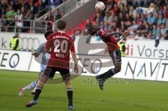 2.BL - FC Ingolstadt 04 - 1860 München - 0:2 - Caiuby stoppt den Ball in der Luft