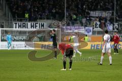 2. BL - FC Ingolstadt 04 - Erzgebirge Aue - 1:2 - Das Speil ist aus der Schiedsrichter pfeift ab. Moritz Hartmann geknickt