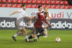 2. BL - FC Ingolstadt 04 - Erzgebirge Aue - 1:2 - Moritz Hartmann in Bedrängnis